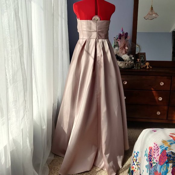Satin Blush Special Occasion Ballgown w/ Full Skirt (6) by BHLDN - Picture 4 of 8
